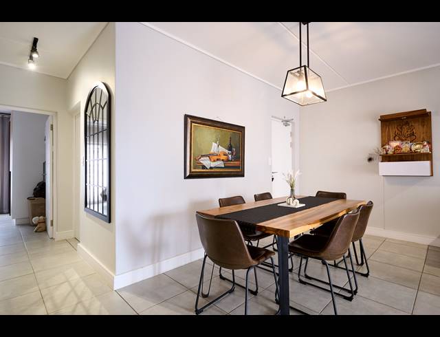 3 BEDROOM APARTMENT TO LET IN WATERFALL